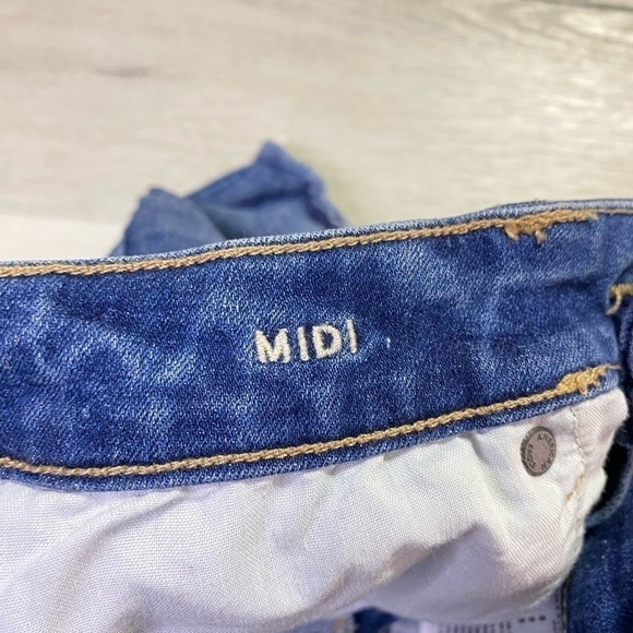 American Eagle Stretch Denim Midi Short, Medium Wash, Size 0 - Picture 3 of 9